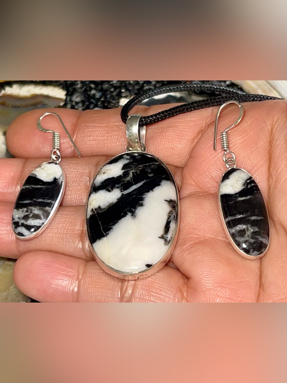 White Buffalo Turquoise Pendant & Earrings Set - Picture 11 of 17